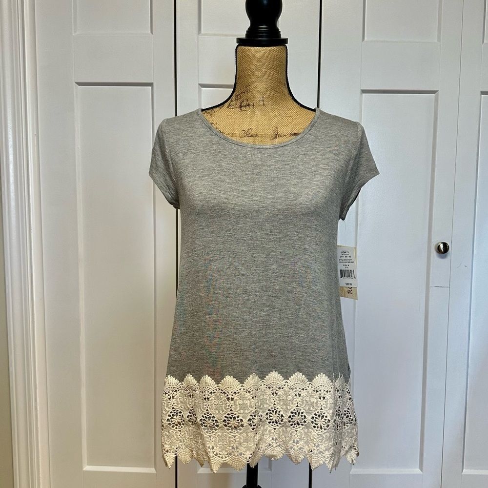 Rewind Womens S Gray Cream Lace Hem Short Sleeve Top NWT